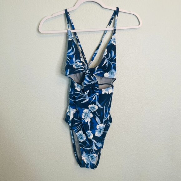Speedo Blue Floral One Piece Peekaboo Tie Front Swimsuit | Size 8 - Picture 2 of 8